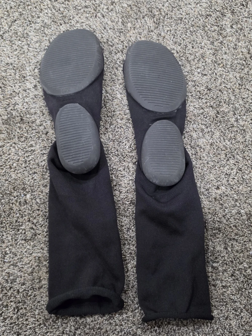 Yeezy PODS size 10 To 11 (2)